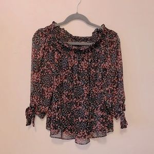 NWOT 🎉 CeCe Off-The-Shoulder Floral Blouse